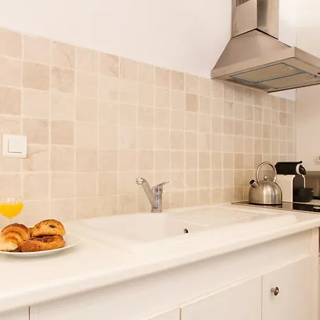 Private Studio - Louvre - Saint Honore Apartment